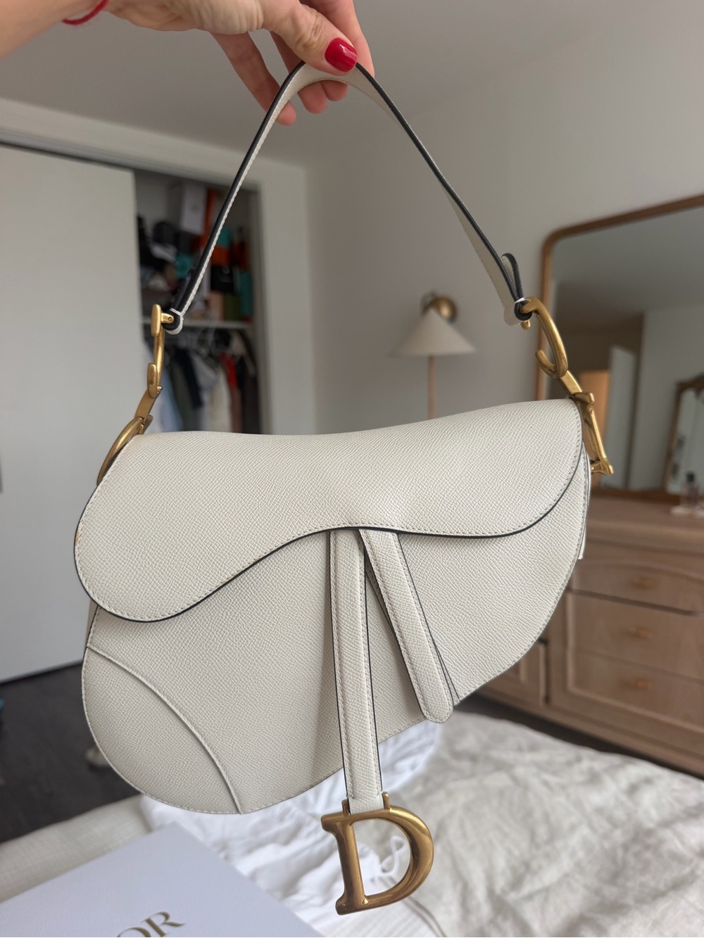 LIKE NEW Dior Cream Saddle Shoulder Bag with Gold Hardware - Picture 2 of 7